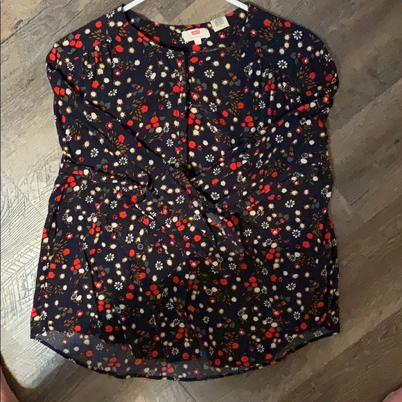 Levi’s button down long sleeve shirt - Picture 5 of 5